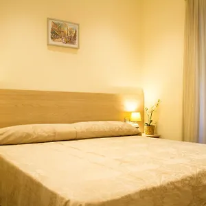 https://hostal-excellence.catalonia-hotels.com